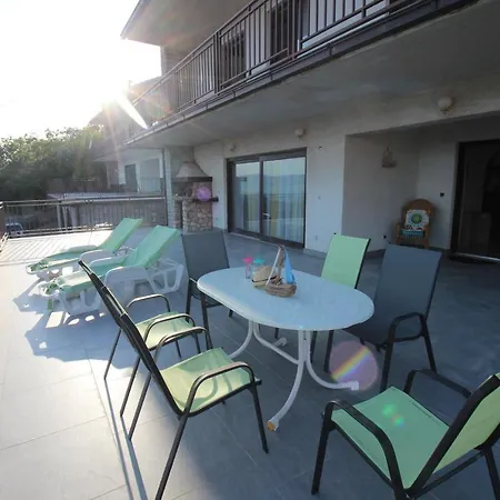 House Maja Dağ evi Novi Vinodolski