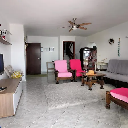 House Maja 诺维·维诺多尔斯基